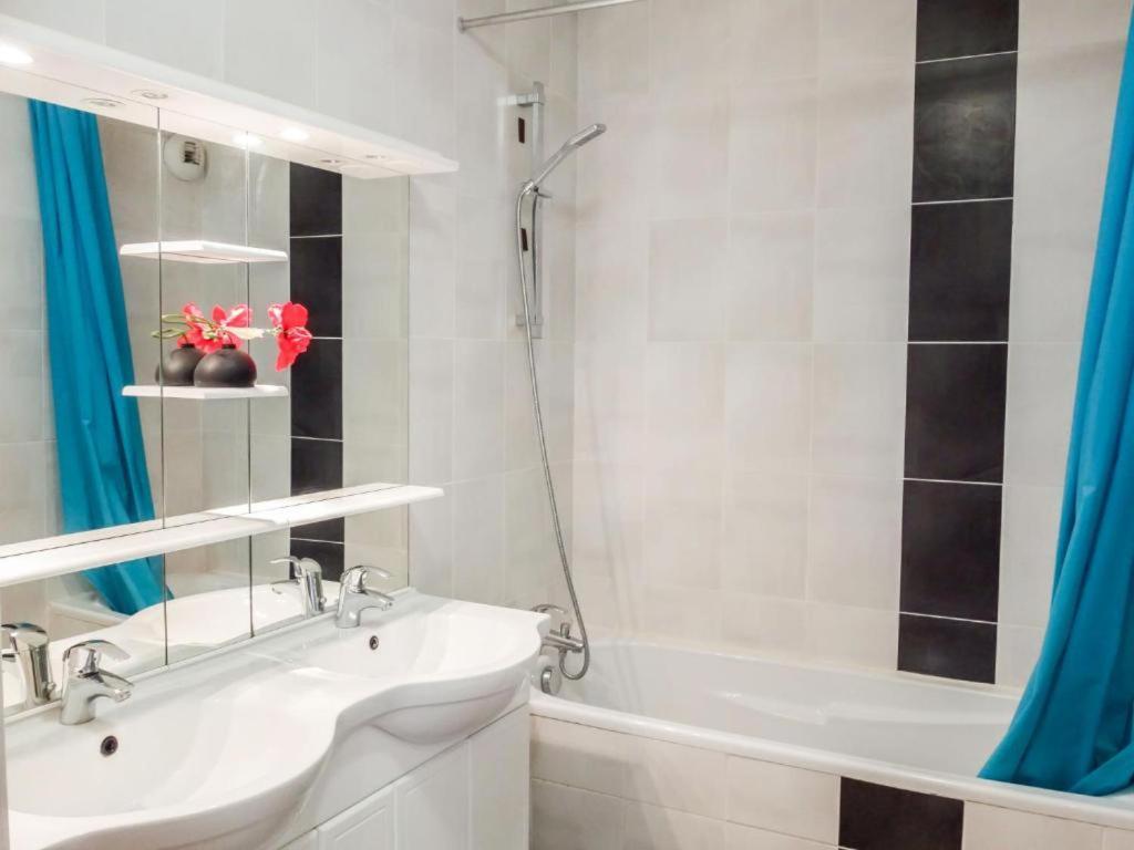 Vert Paradis - Vue Apaisante Sur Golf, Pins Parasols, 2E Etage - 80 M2 Dont Terrasse Avec Pergola, 2 Chambres, 3Et Iles, 3 Clim, Wifi - Piscine, Parking Et Park A Velos, Ascenseur - En Option Linge, Menage - Pistes Cyclables, Mer A Proximite Saint-Cyprien  Exteriör bild